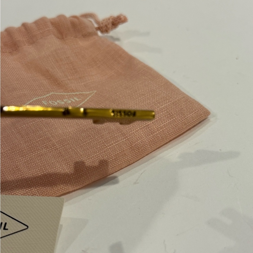 Fossil NWT Sofia Keychain in Brass Gold with Leather Trim with Dust Bag. - Picture 5 of 6